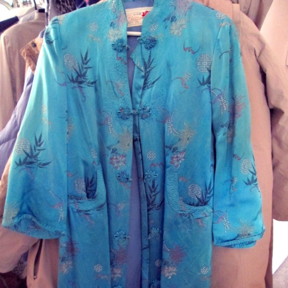Vintage Chinese embroidered silk Robe,circa 1960